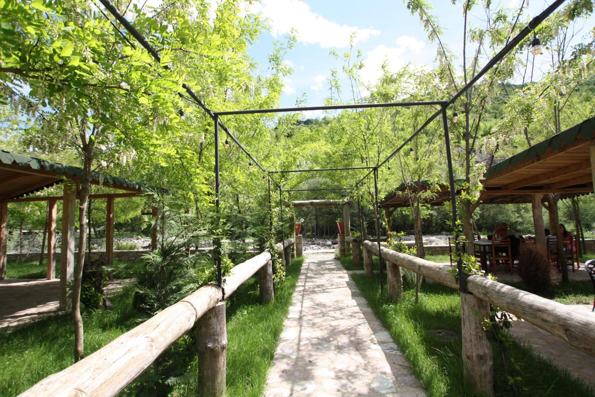 Lugina E Shengjergjit ,Bujtinat Villa ติรานา ภายนอก รูปภาพ