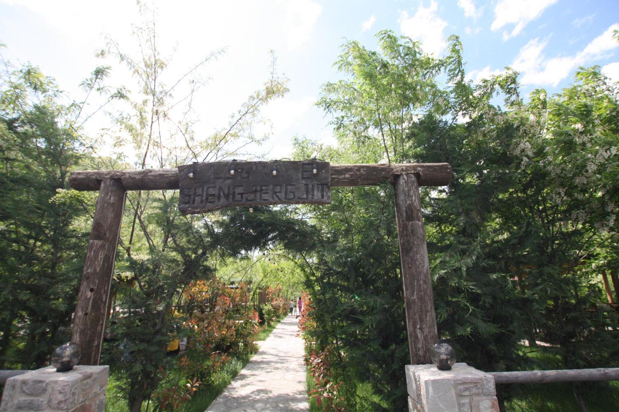 Lugina E Shengjergjit ,Bujtinat Villa ติรานา ภายนอก รูปภาพ